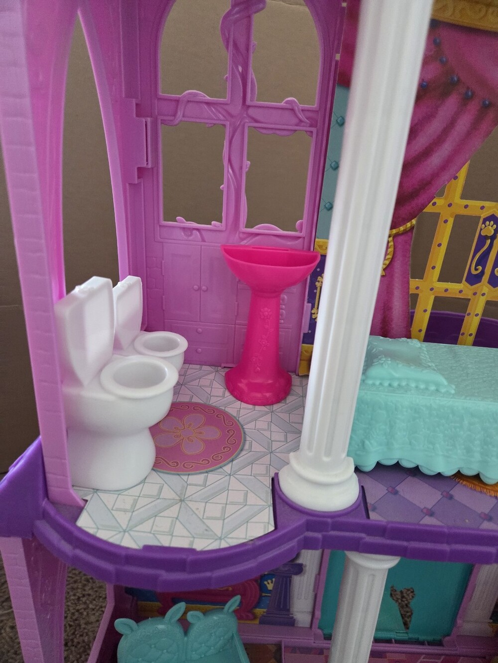 Enchantimals Royal Ball Castle Playset - Picture 2 of 9
